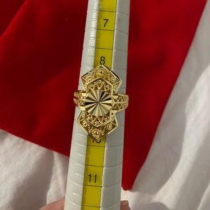 Ring size 9 gold plated.non tarnish and hypoallergenic. Brand New